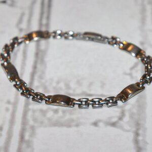 Beautiful silver unique chain link bracelet 7.5"